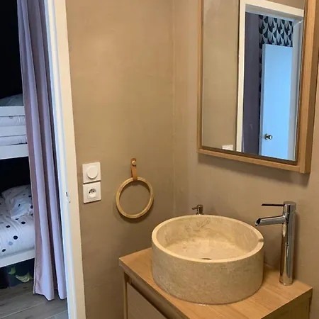 Lumineux En Bord De Avec Parking Arcachon