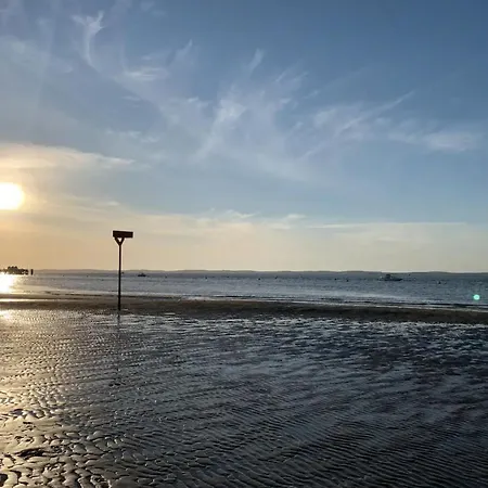 Lumineux En Bord De Avec Parking Apartment